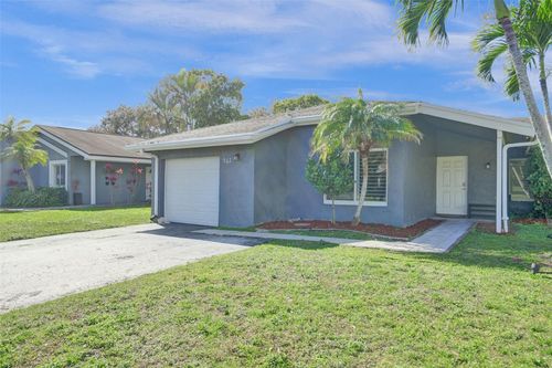 967 Nw 89th Ave, Plantation, FL, 33324-1103 | Card Image