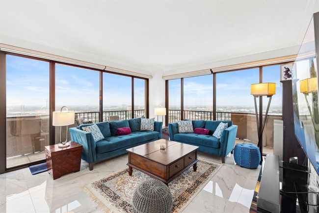 Living area with wonderful views | Image 8