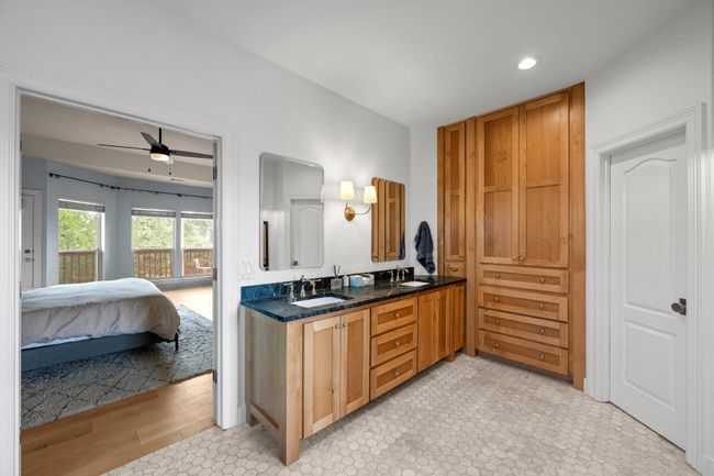 707 Malabar St, House other with 4 bedrooms, 3 bathrooms and 4 parking in Lakeway TX | Image 15