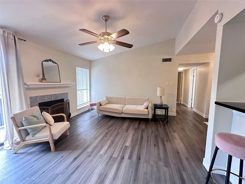 apt-104-3300 Pebblebrook Dr, Seabrook, TX, 77586-6052 | Card Image