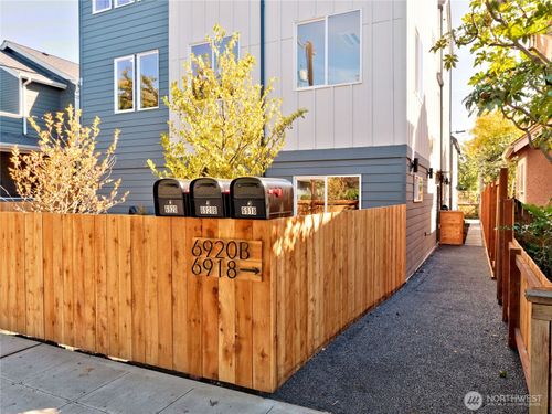 6920 Flora Ave S, Seattle, WA, 98108 | Card Image