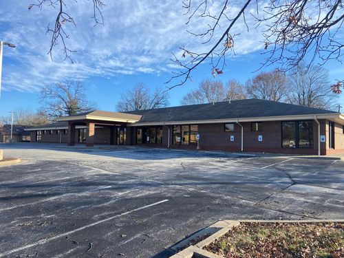 2730 E Sunshine St, Springfield, MO, 65804-2047 | Card Image