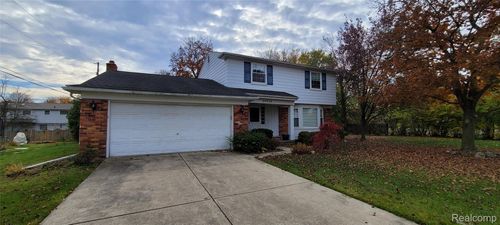 29359 Hemlock Dr, Farmington Hills, MI, 48336-2120 | Card Image