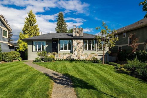 1436 Grand Blvd, North Vancouver, BC, V7L3X7 | Card Image