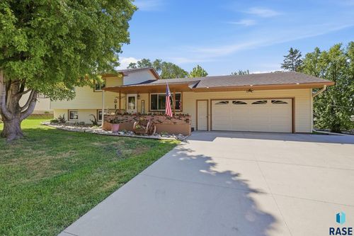107 W 5th St Street, Dell Rapids, SD, 57022 | Card Image