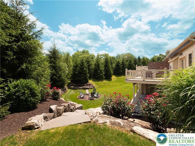 2063 Forge Run, House other with 4 bedrooms, 5 bathrooms and null parking in Bethlehem PA | Image 4