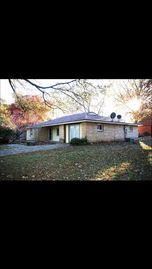 208 Park St, Fall River, KS, 67047-8458 | Card Image