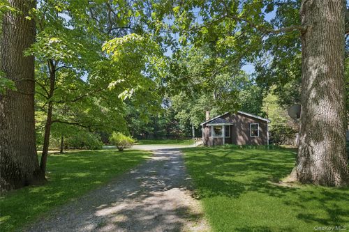 35 Pidgeon Hill Road, Huntington, NY, 11746 | Card Image
