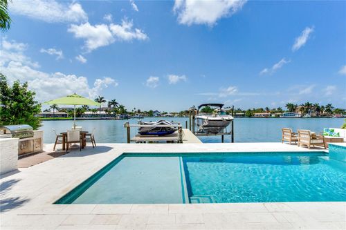 17081 Dolphin Dr, NORTH REDINGTON BEACH, FL, 33708-1316 | Card Image