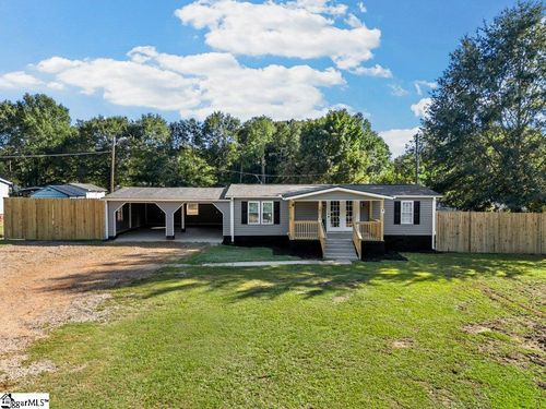 201 Foxfire Rd, Cowpens, SC, 29330-9124 | Card Image