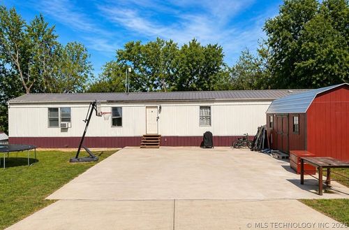 13445 New Lake Rd, Henryetta, OK, 74437-8239 | Card Image