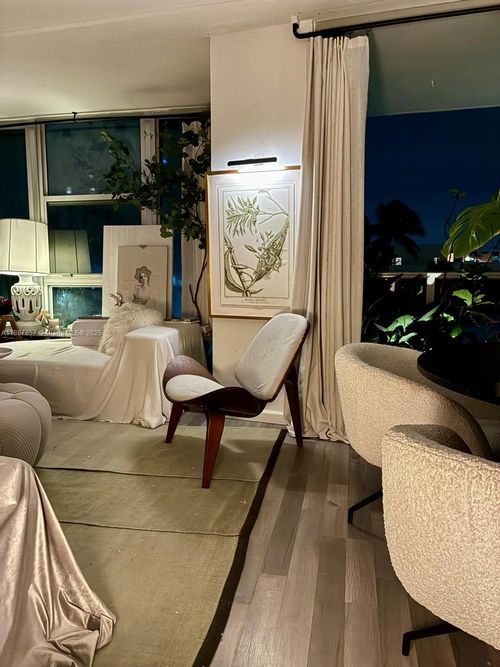 apt-207-900 Bay Dr, Miami Beach, FL, 33141-5630 | Card Image