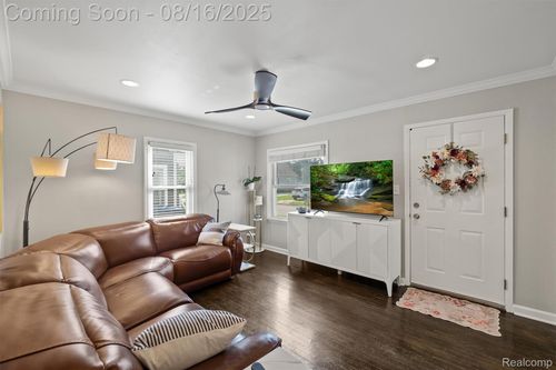 1811 Browning St, Ferndale, MI, 48220-3404 | Card Image