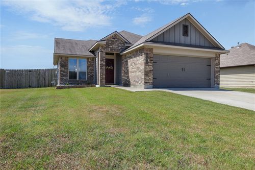 831 Mockingbird St, Navasota, TX, 77868-3058 | Card Image