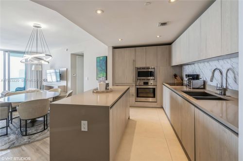 1904-4111 S Ocean Dr, Hollywood, FL, 33019-3055 | Card Image