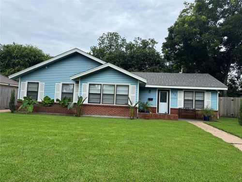 509 23rd Ave N, Texas City, TX, 77590-6032 | Card Image