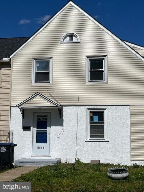 1133 Pine Ln, CHESTER, PA, 19013-1631 | Card Image