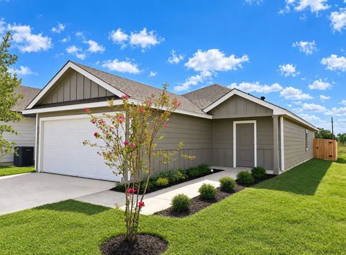 109 Mullins Dr, Rockdale, TX, 76567-2290 | Card Image