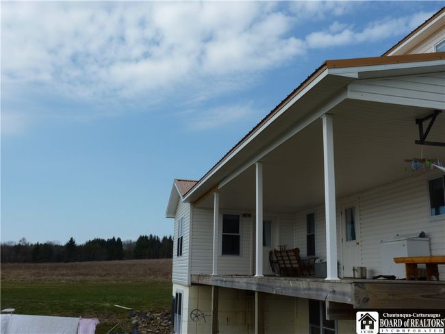 Front covered porch area | Image 31