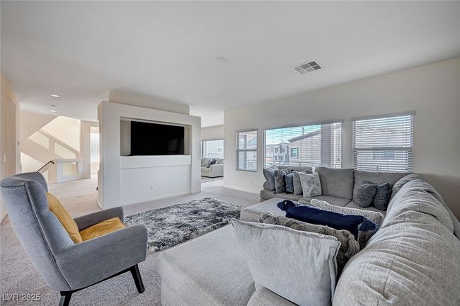 Living Room | Image 11