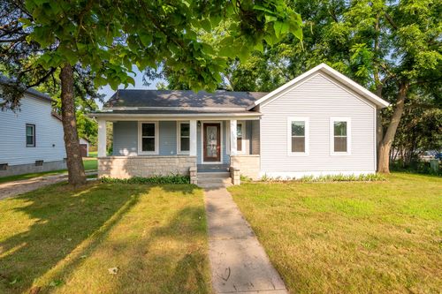 324 N Newcomb St, Whitewater, WI, 53190-1432 | Card Image