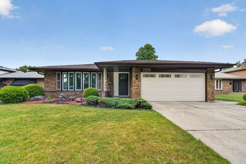 17233 Evans Ave, South Holland, IL, 60473-3436 | Card Image