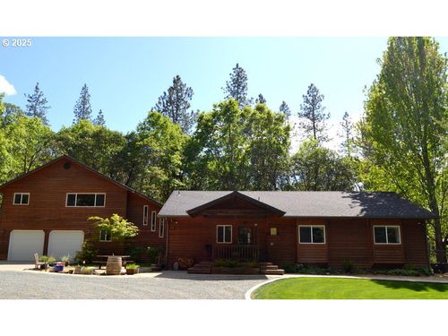 737 Pinecrest Dr, GrantsPass, OR, 97526 | Card Image