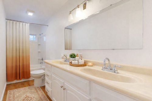 807 Oakcrest Dr, Champaign, IL, 61821-4169 | Card Image