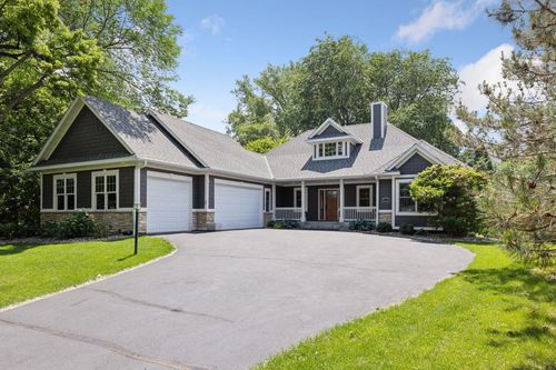 974 County Road C E, Maplewood, MN, 55109-1057 | Card Image