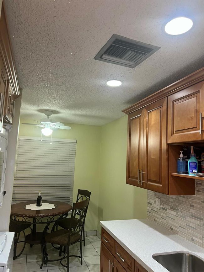 APT-104 - 1835 18 Th St, Condo with 2 bedrooms, 2 bathrooms and null parking in Delray Beach FL | Image 4