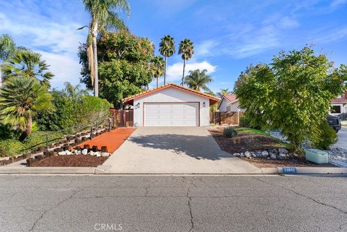 23832 Fair Weather Dr, Canyon Lake, CA, 92587-8405 | Card Image