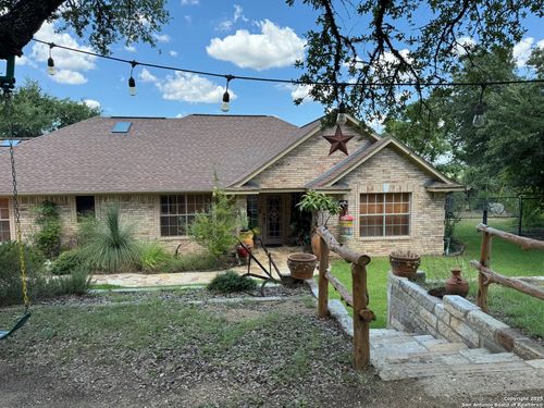 10027 Creekwood Pass, Spring Branch, TX, 78070-7027 | Card Image
