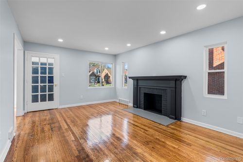 10130 Somerset Ave, Detroit, MI, 48224-2551 | Card Image