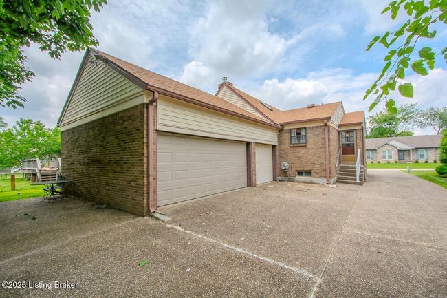 9010 Green Garden Ct, House other with 3 bedrooms, 2 bathrooms and null parking in Louisville KY | Image 43