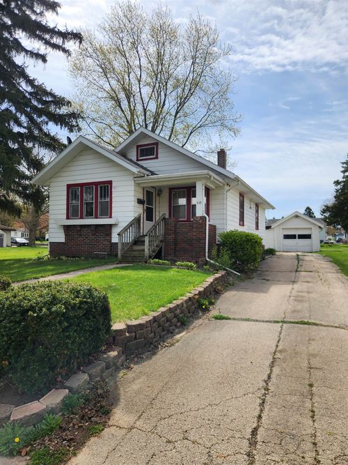 515 W Dewey St, Freeport, IL, 61032-6313 | Card Image