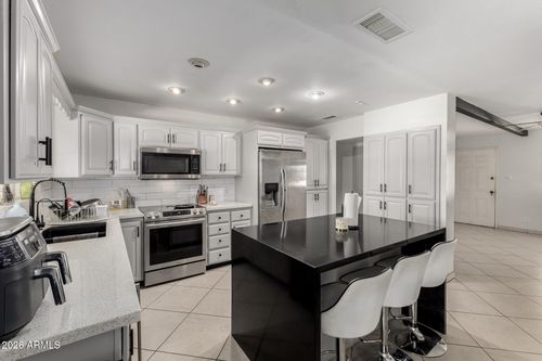 4019 N 60th Ave, Phoenix, AZ, 85033-4109 | Card Image