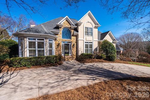 308 41st Avenue Pl Nw, Hickory, NC, 28601-9028 | Card Image