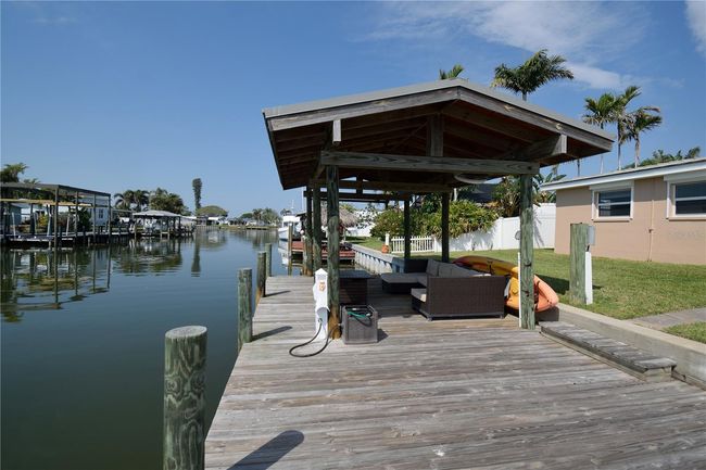 Covered dock | Image 20
