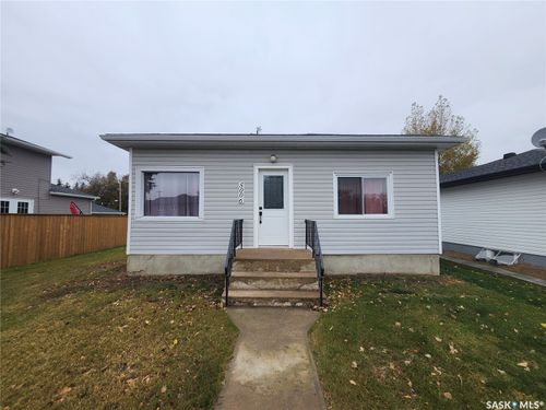 5006 Telegraph Street, Macklin, SK, S0L2C0 | Card Image