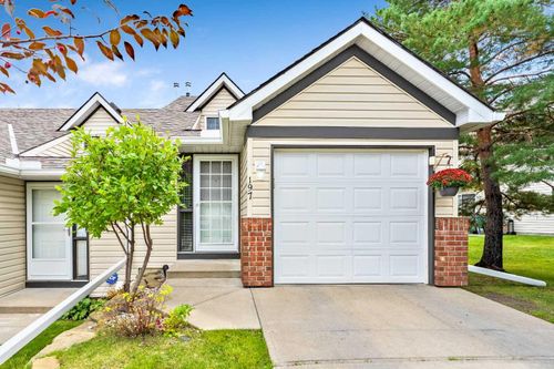 197 Somervale Pt Sw, Calgary, AB, T2Y3K4 | Card Image