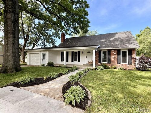 111 Holman St, Washington, MO, 63090-2925 | Card Image