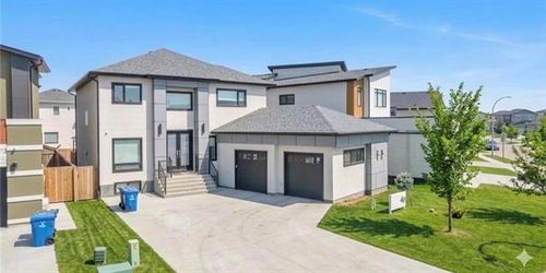 49 Prairie Spring Bay, Winnipeg, MB, R2R2Z6 | Card Image