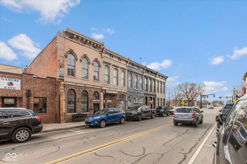 77 E Jefferson St, Franklin, IN, 46131-2342 | Card Image
