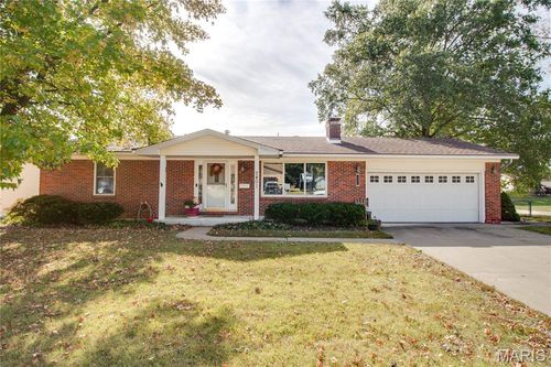 2401 Crislisa Dr, Alton, IL, 62002-5712 | Card Image