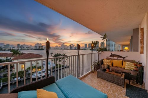 apt-602-4000 Ne 170th St, North Miami Beach, FL, 33160-3106 | Card Image