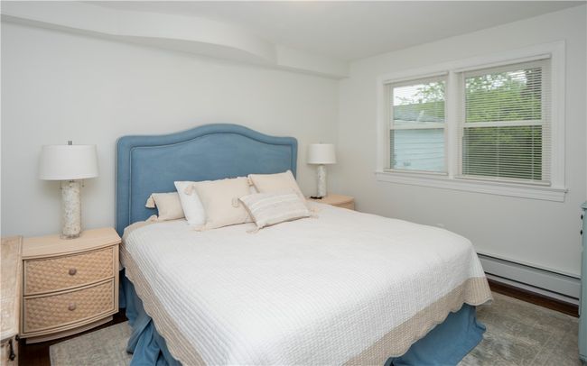 1560 W Main Rd, Home with 3 bedrooms, 1 bathrooms and 4 parking in Middletown RI | Image 27