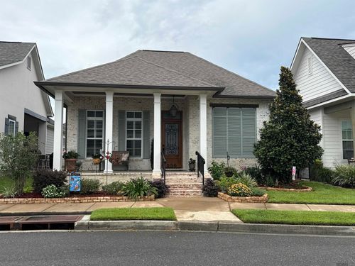 556 Stonebriar Dr, Gonzales, LA, 70737-8259 | Card Image