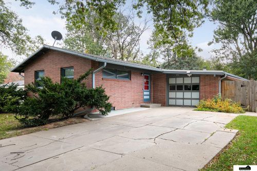 701 Dale Dr, Lincoln, NE, 68510-3912 | Card Image