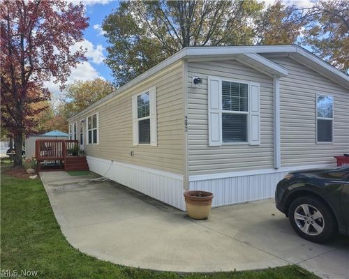 292 Westwoods, Amherst, OH, 44001-2049 | Card Image