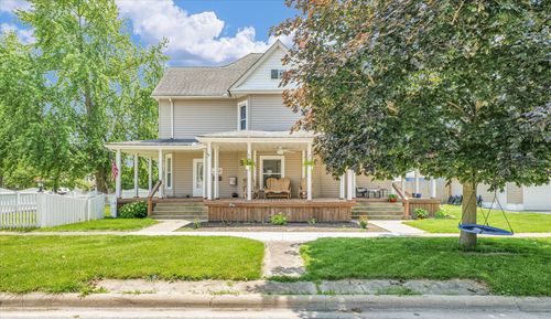 102 W Orleans St, Paxton, IL, 60957-1427 | Card Image
